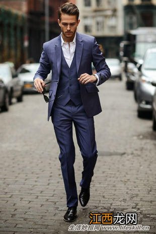 西装马甲巧搭配，彰显男士魅力