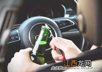 夏季开车,这些东西最好不要放在车上!