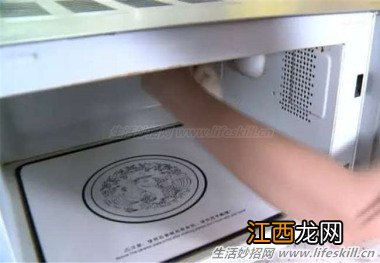 安全无毒、经济实惠清洁微波炉的方法