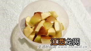 夏日来碗“银耳苹果瘦肉汤”来滋养皮肤