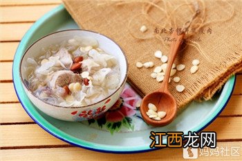 冬日润燥祛湿，试一试南北杏银耳瘦肉汤~