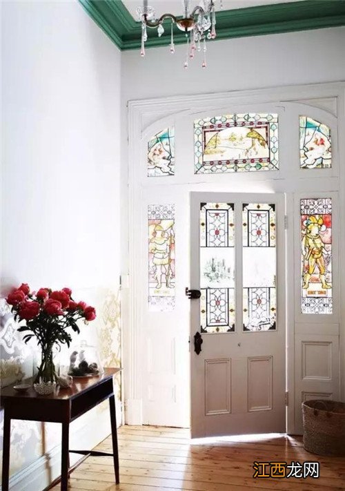 彩色玻璃种类 家装彩色玻璃窗效果图