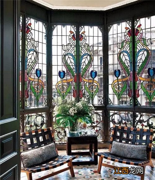 彩色玻璃种类 家装彩色玻璃窗效果图
