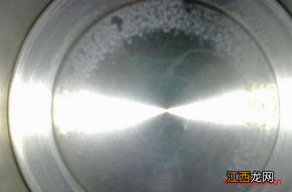 使用饮水机和电热水壶喝水，哪种比较健康卫生