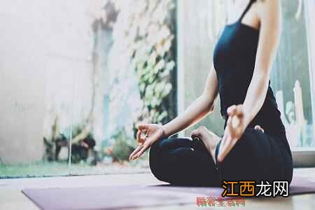 女性阴寒白带增多，最好就拍打4个窝点