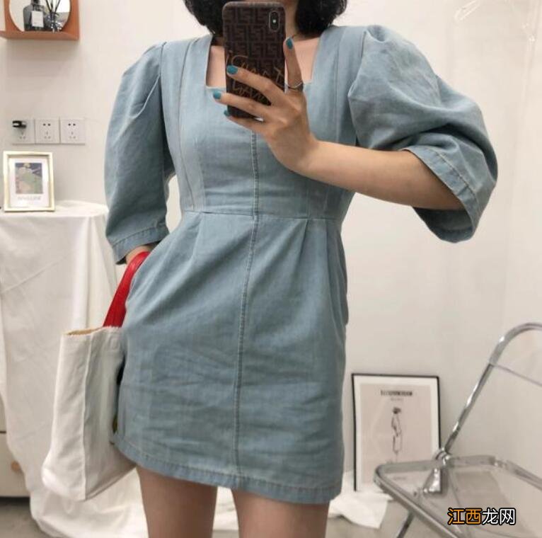 牛仔单品的流行趋势 牛仔元素在服装中的运用