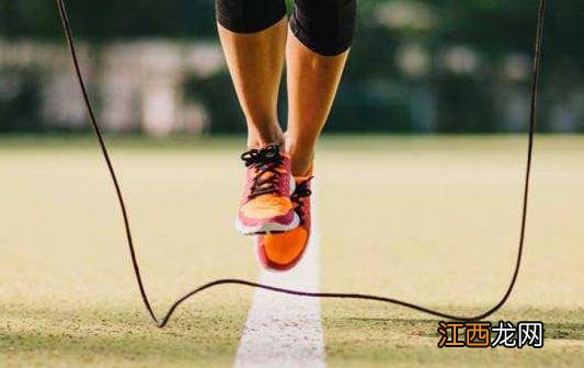 推荐少女跳绳减肥 7种跳绳运动法锻炼体质