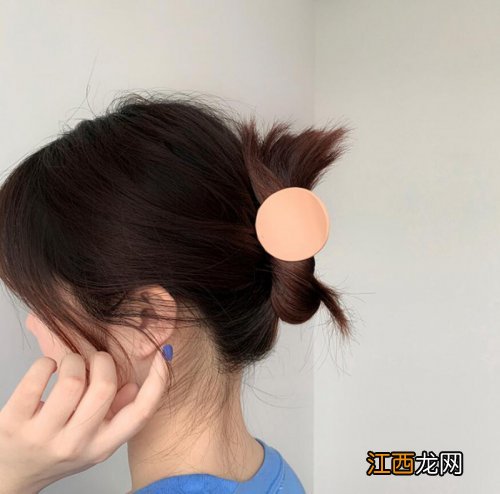 短头发留长技巧 短发怎么扎好看简单