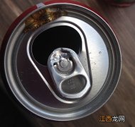 孩子喝碳酸饮料影响身体发育！