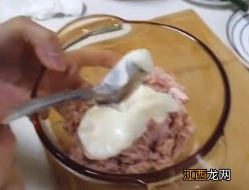 王霏霏孟佳一口销魂紫菜包饭介绍