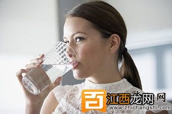 推荐8种食物，给女人排毒清肠胃