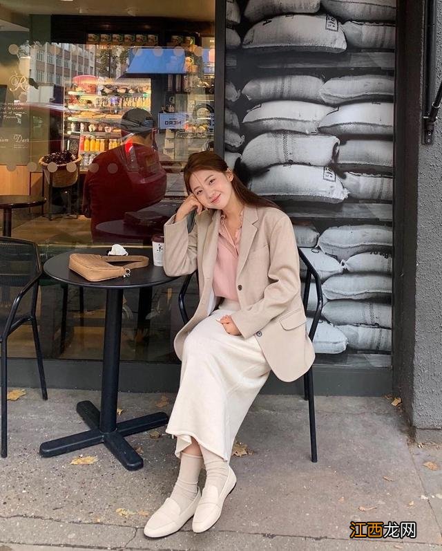 啥款式的小白鞋好看 百搭的小白鞋有哪些款