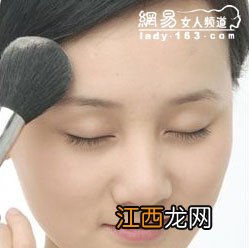 轻薄透亮 若有似无的透明粉妆