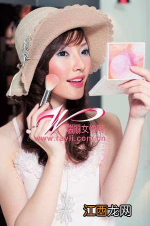 能得到上司赏识的化妆方法