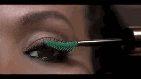 隐形眼镜天天戴，眼睛真的会瞎吗？