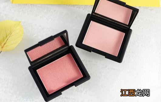 腮红是在散粉前还是散粉后 腮红过期了还能用吗