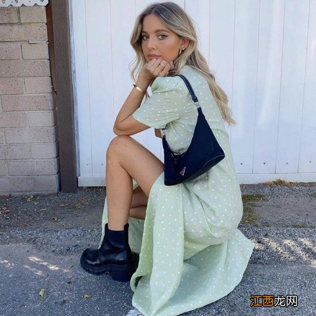 春季适合穿什么颜色的衣服