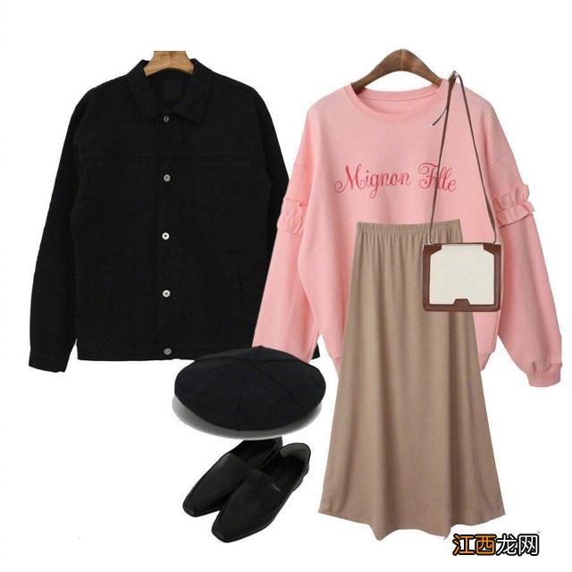 粉色衣服配什么颜色裤子好看？