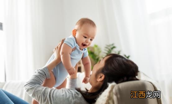婴儿奶胖到底好不好 宝宝奶胖与肥胖的区别
