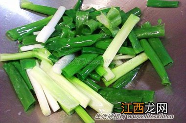 吃不完的葱蒜巧做葱油、蒜油