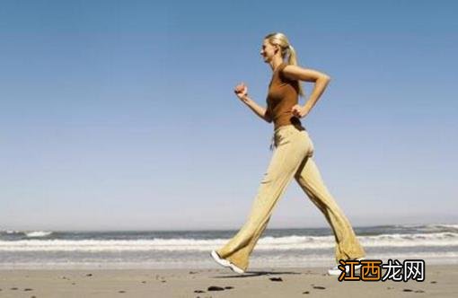 走路方式多种多样 不同走路姿势带来不同的健身效果