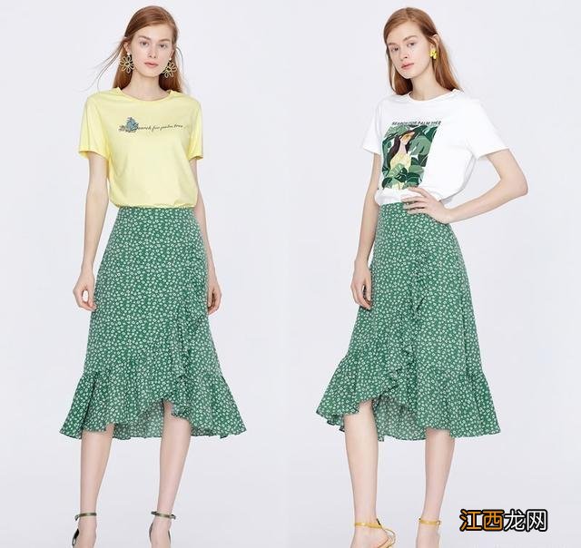t恤搭配半身裙图片