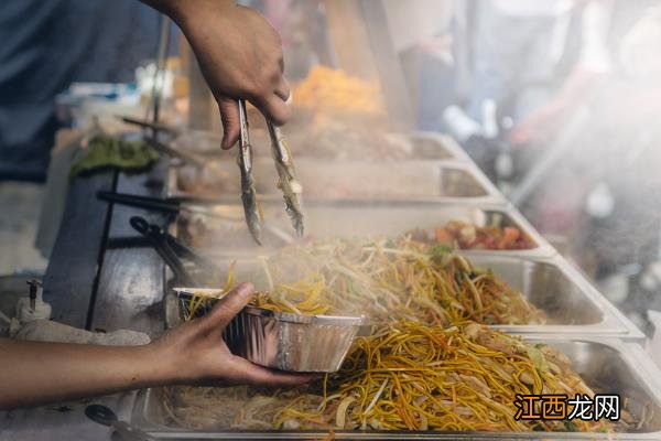 开箱测评最新“巨型零食大礼包”,好吃的零食大礼包