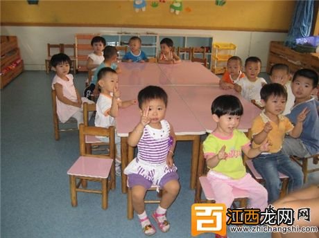 幼儿园大中小班人数规定