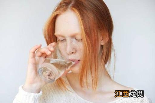 身体出现这4个迹象暗示活不长 口干就是衰老的征兆