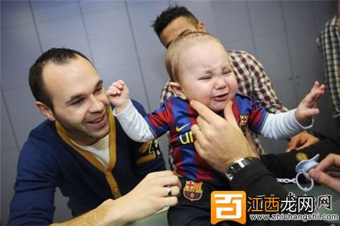 宝宝认生怎么办 不要随意给孩子贴上“胆小”的标签