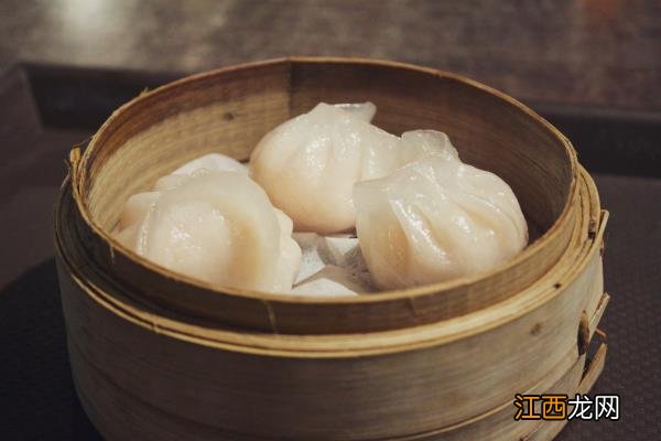 白灼虾切记不要用水煮,大厨教你一招,鲜嫩入味,营养不流失不用水煮的白灼虾