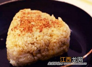 隔夜饭新花样，巧做芝麻味噌烤饭团！