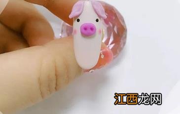 小猪美甲教程图解 要做个精致的猪猪女孩