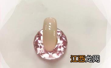 小猪美甲教程图解 要做个精致的猪猪女孩