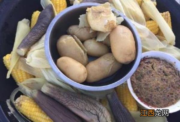 南方人听到这个菜名是不是有些懵?东北菜炸三样都是什么?