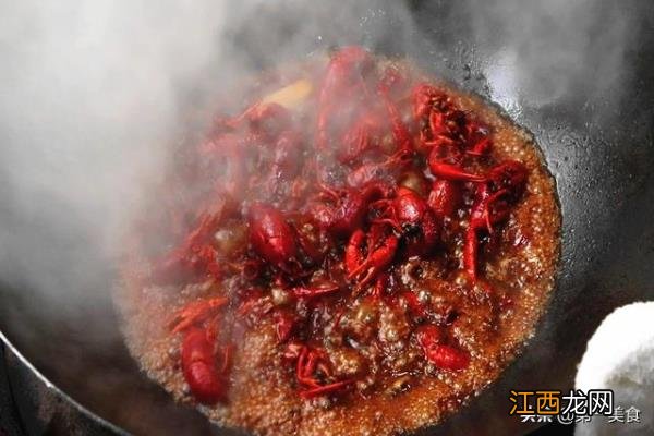 想吃小龙虾,大厨教你在家做,虾肉嫩滑麻辣够劲麻辣小龙虾怎么做才好吃