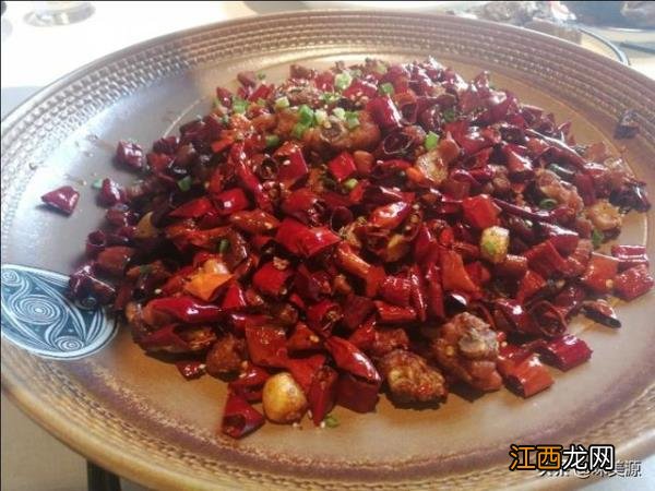 川菜、湘菜有一个共同点是辣!但实际区别很大!川菜跟湘菜的区别是啥