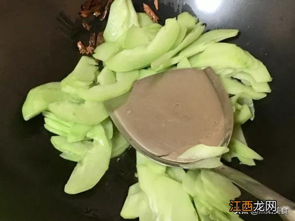 佛手瓜怎么炒最好吃？佛手瓜怎么炒好吃又简单的做法