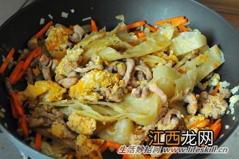 巧将葱油饼变成美味炒饼