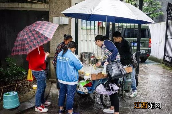 成都人的早餐从一缸茶开始成都人的早餐以什么为主