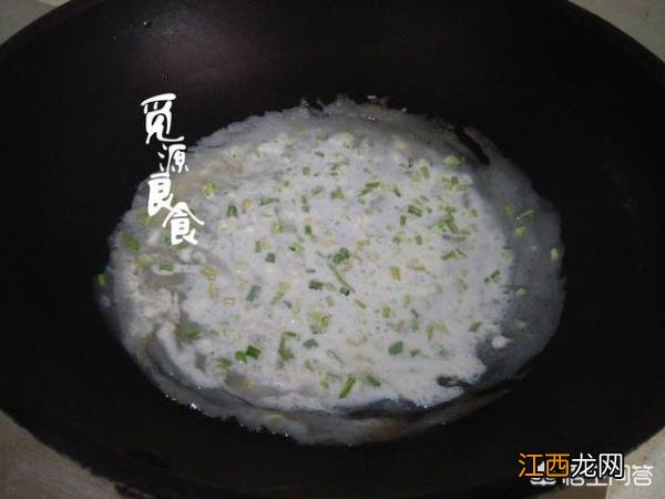 葱花鸡蛋饼怎么做？葱花鸡蛋饼怎么做又软又好吃