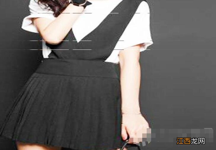 黑色半身短裙配什么上衣好看?