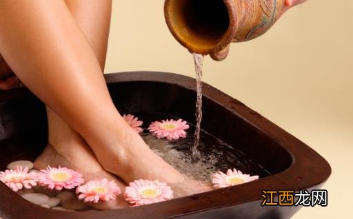 泡脚虽好但也是有注意事项的 不宜泡脚的人群揭秘
