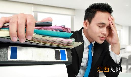 工作后总是难免身材走形 越努力工作的人越容易发胖