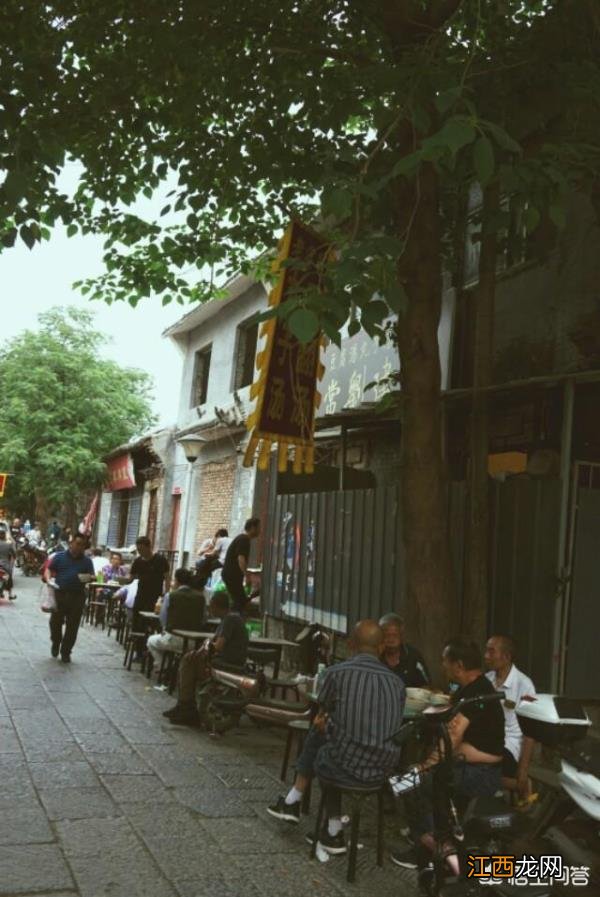 洛邑古城里面的特色小吃洛邑古城小吃街