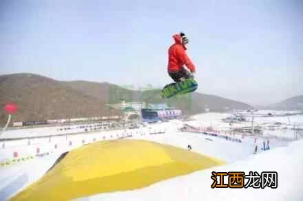 趁雪季还没有结束,尽情感受滑雪的乐趣吧!