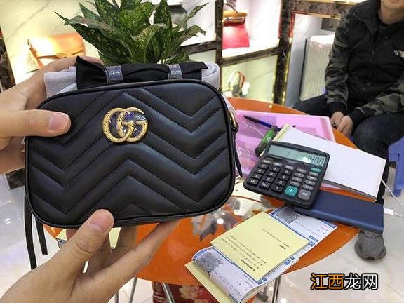 揭秘假“海外代购”：高仿GUCCI变微商“海淘正品” 黑幕全在这！