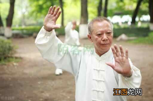 今日冬至：中老年人养生要顺应天时，做好5个方面，健康平安过冬