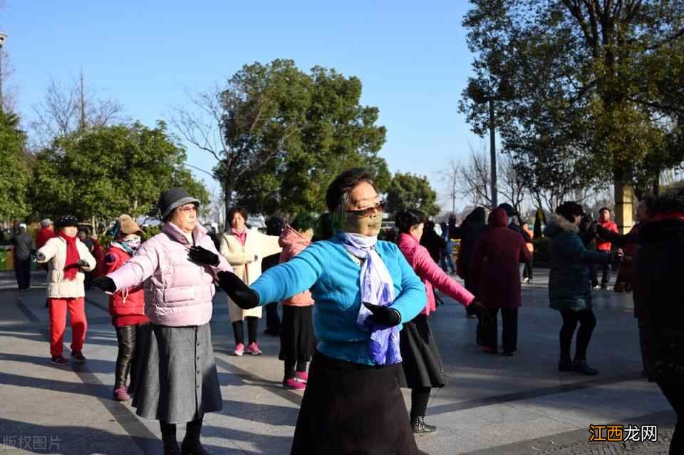 今日冬至：中老年人养生要顺应天时，做好5个方面，健康平安过冬