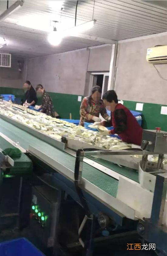 记者卧底北京某餐具清洗厂 : 现场越恶心 越想曝光它!